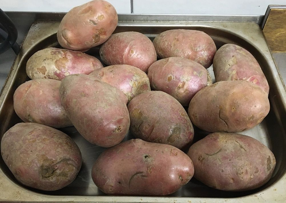 Как легко чистить картошку: полезные лайфхаки, о которых вы не знали