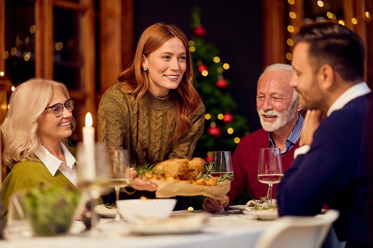 Как не переесть за новогодним столом и сохранить лёгкость после праздника
