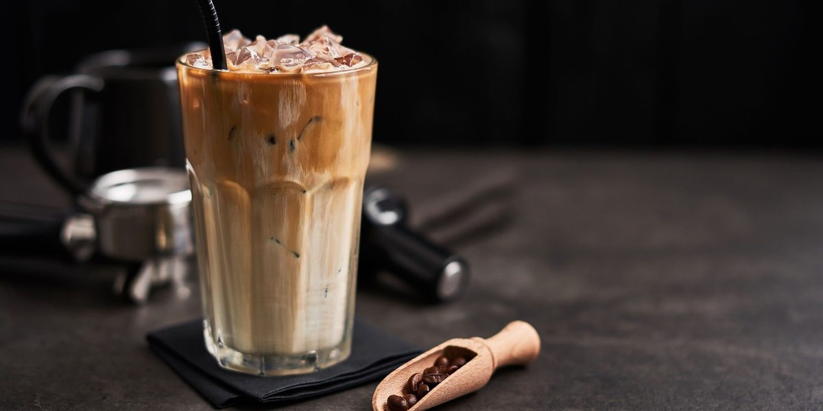 Холодный кофе со сливками: легкий и освежающий летний напиток