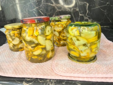 Как сохранить вкус лета с помощью кабачков: простой рецепт на зиму