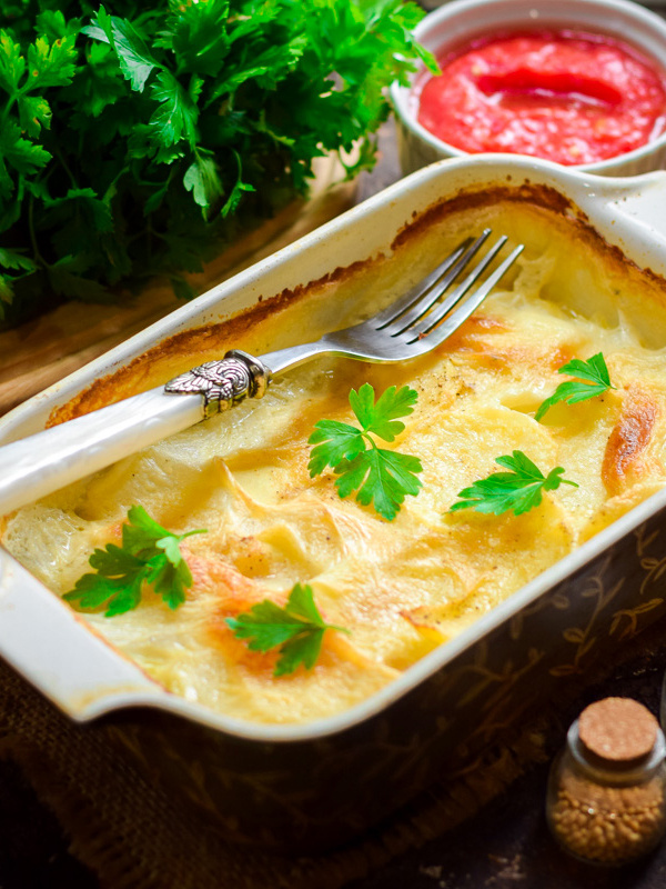 Картофель по-новому: нежные ломтики с золотистой корочкой на праздничный стол