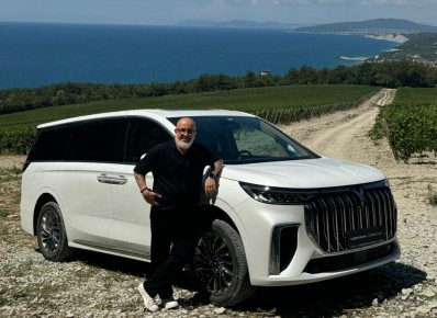 ������ ������ ����: ����������� VOYAH � ��� ������������