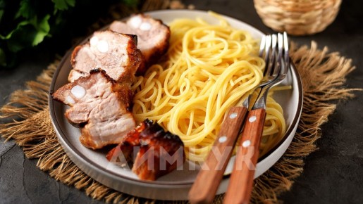 Вкусные свиные ребрышки в духовке: простой рецепт с маринадом