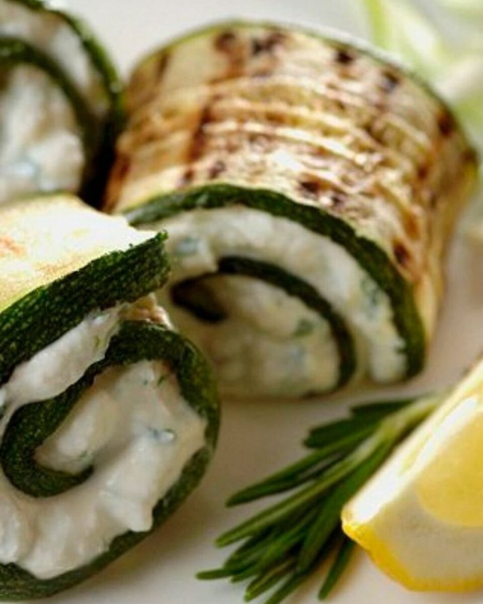 Вкусные рулетики из кабачков с рыбой: простой рецепт для вашего стола