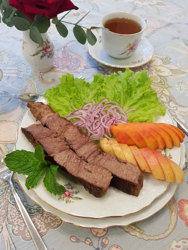 Нежная говядина с грушей и специями