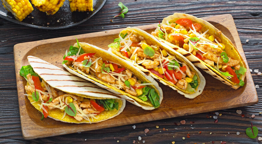 Низкокалорийные такос с курицей и морепродуктами