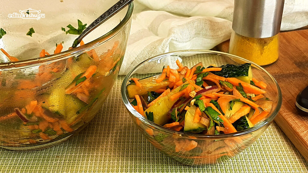 Огуречный салат с морковью: легко и вкусно