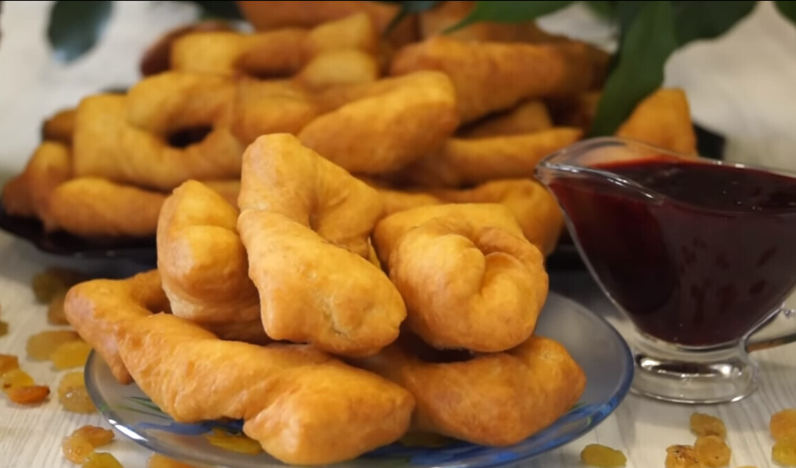 Легкие и вкусные вергуны на кефире: рецепт из детства