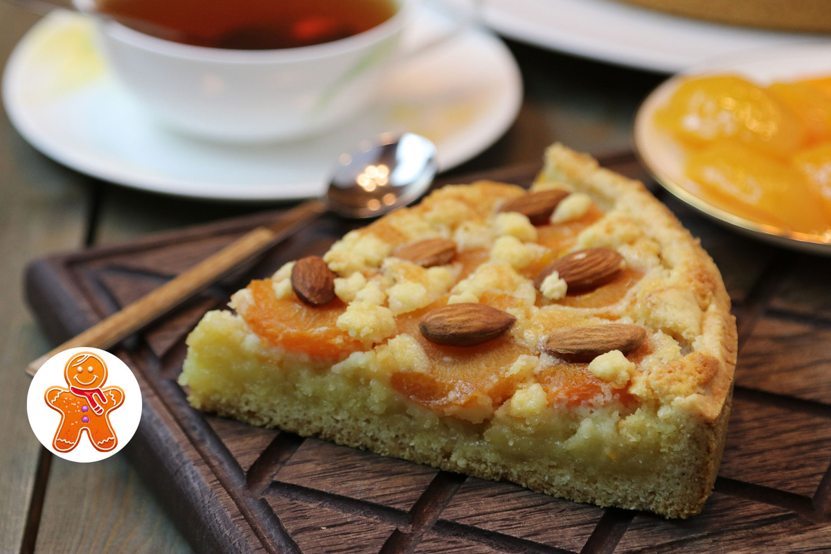 Нежный немецкий пирог с абрикосами и миндалем