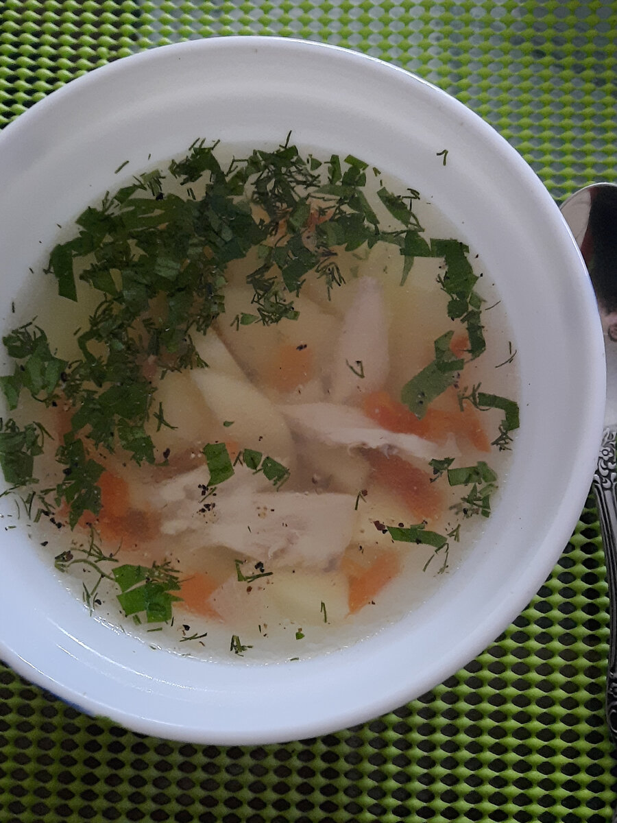 Легкий картофельный суп для семейного обеда