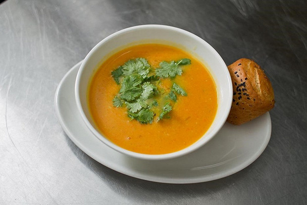 Как приготовить ароматный тыквенный суп с имбирем