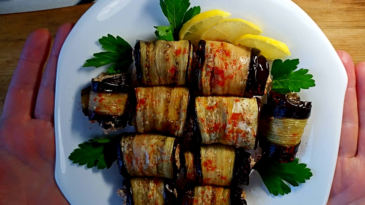 Нежные рулеты из баклажанов с орехами без лишней жарки