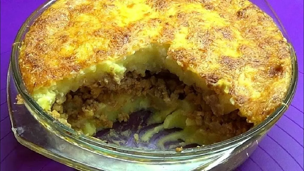 Как превратить остатки картофельного пюре в аппетитную запеканку с фаршем