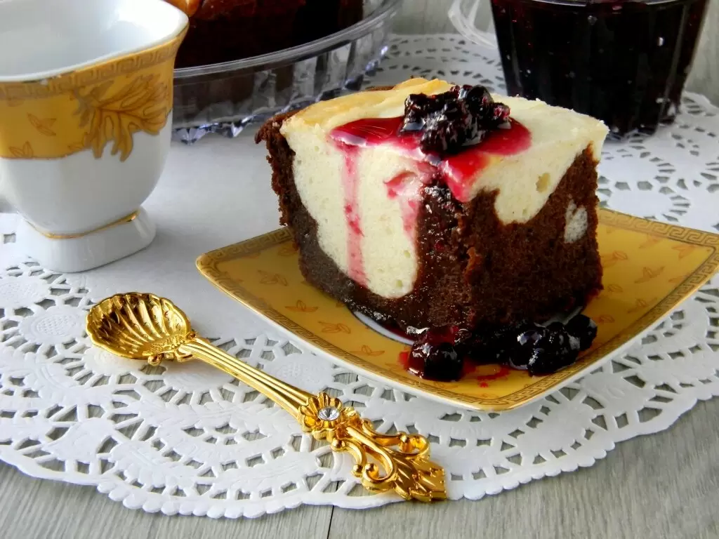 Двухцветная запеканка: легкое лакомство для всей семьи