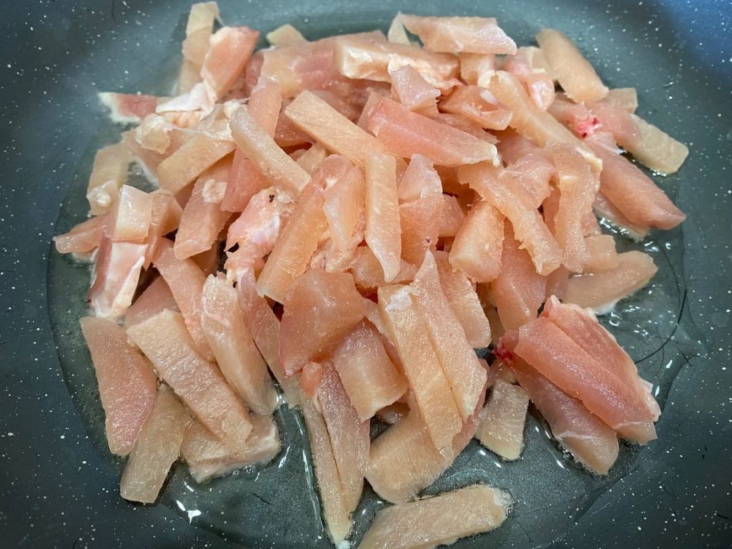 Гуляш из курицы: как создать вкусное блюдо быстро и недорого